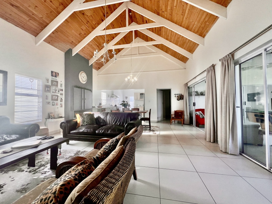 4 Bedroom Property for Sale in The Cove Western Cape